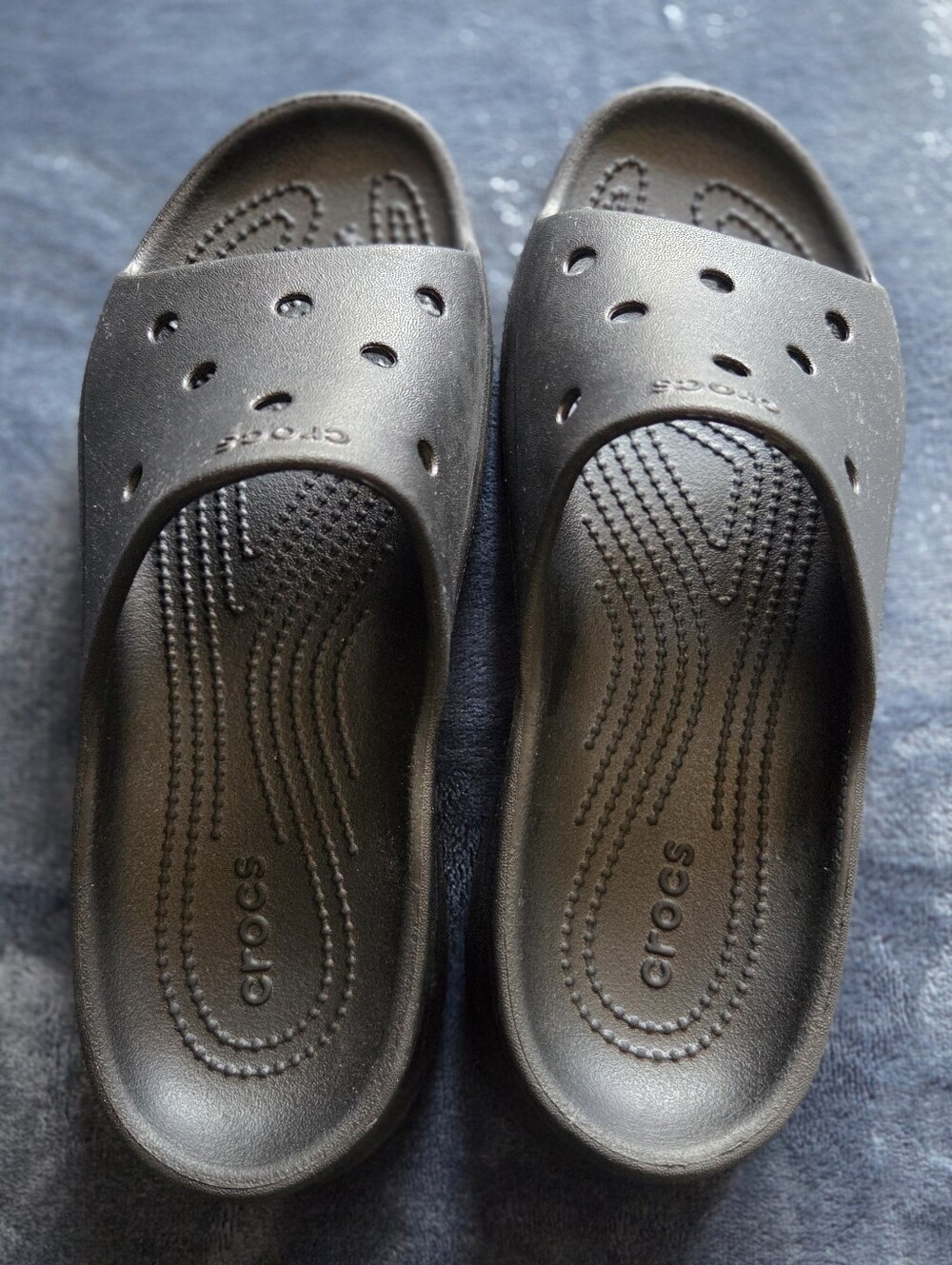 CROCS Black Slip-On Slide Sandals